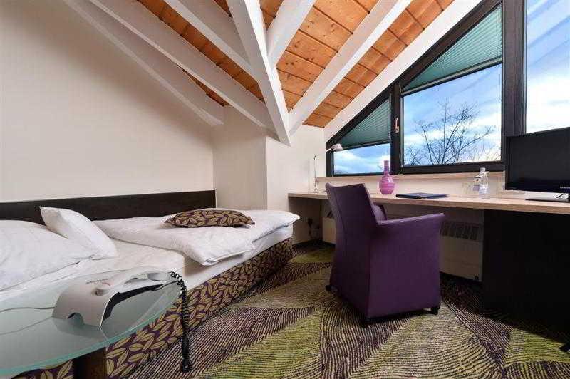 Dormero Hotel Duesseldorf Еркрат Екстериор снимка